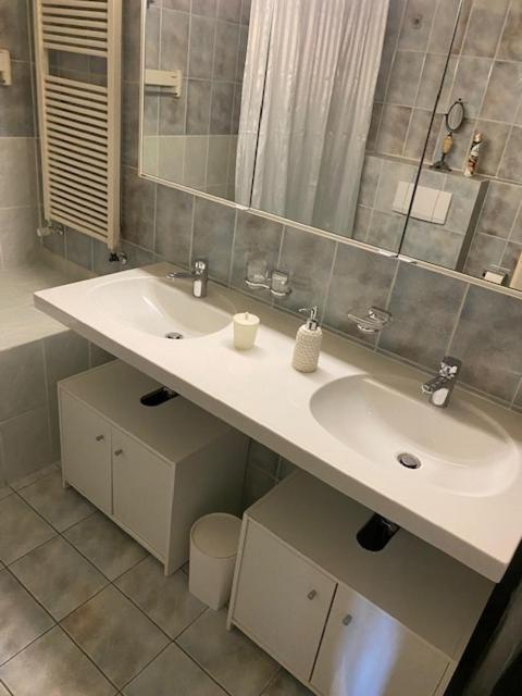Geneve, Plein Centre,Belle Vue Lac, Splendide Et Grand Appartement Екстериор снимка